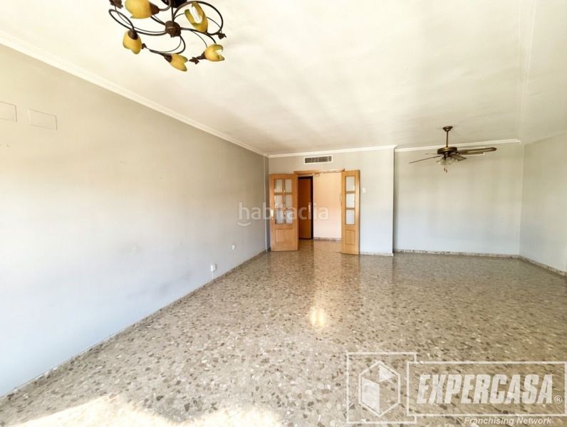 Foto cb41d5b9-f657-4c50-97ba-1eeaa1e8be96. Pis amb aparcament a Benimàmet Valencia