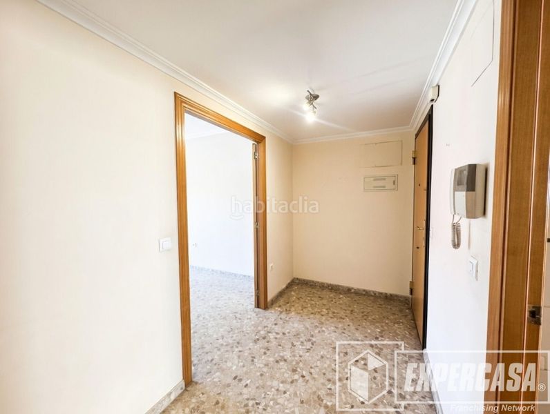 Foto da79dbbb-5ed0-4ba6-91d7-450547448a85. Pis amb aparcament a Benimàmet Valencia