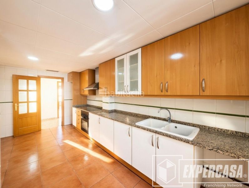 Foto fb9efbe2-c724-4f30-afaa-887009a8e518. Pis amb aparcament a Benimàmet Valencia