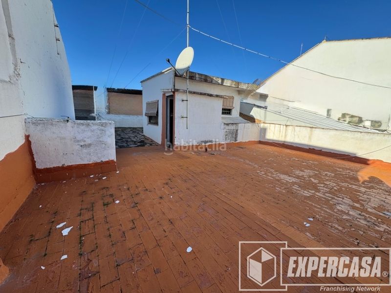 Foto 14f0d860-27e2-41ed-baba-eb39170ddd42. Casa amb aparcament a Benimàmet Valencia