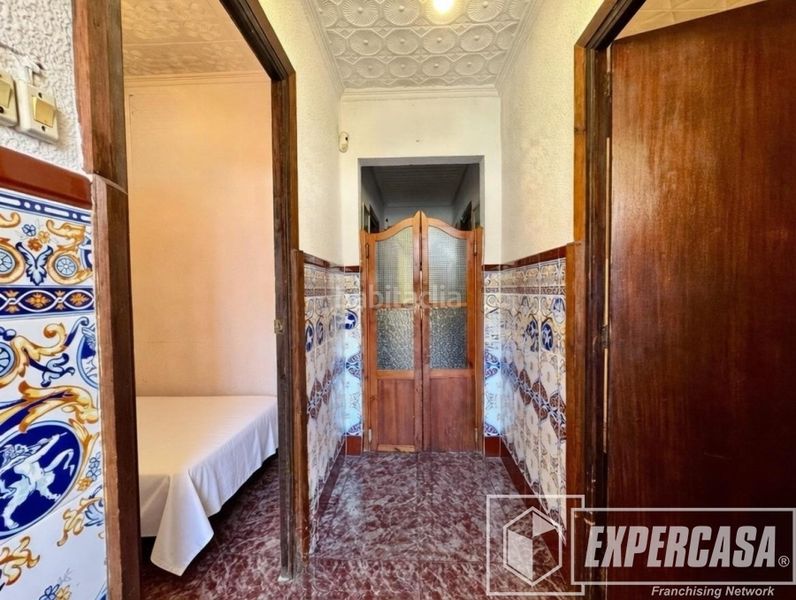 Foto 285a5942-1ab6-43c2-b97c-c6d73ca987e4. Casa amb aparcament a Benimàmet Valencia