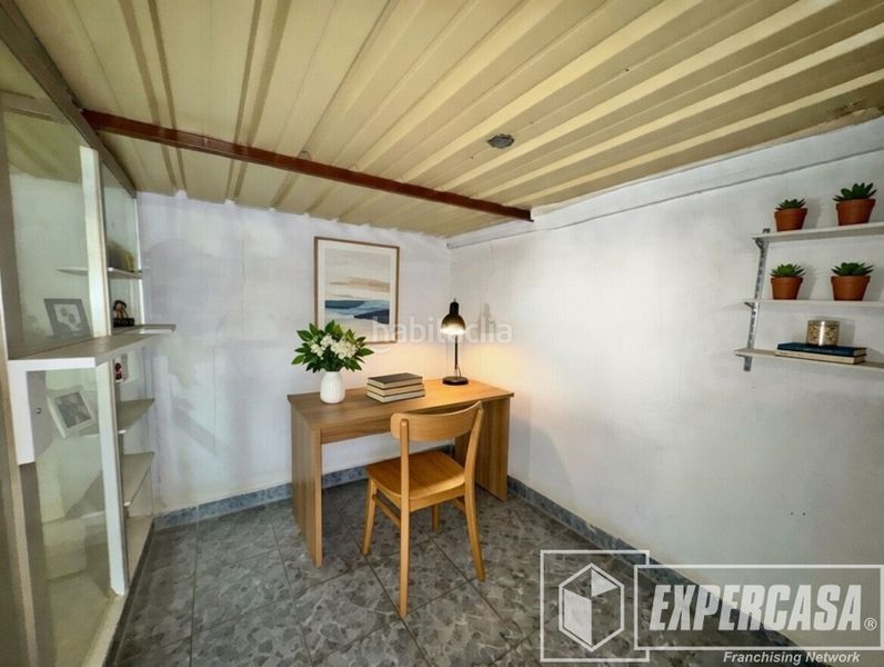 Foto 29c6aca9-6c8b-48aa-b24d-ce959febe831. Casa amb aparcament a Benimàmet Valencia