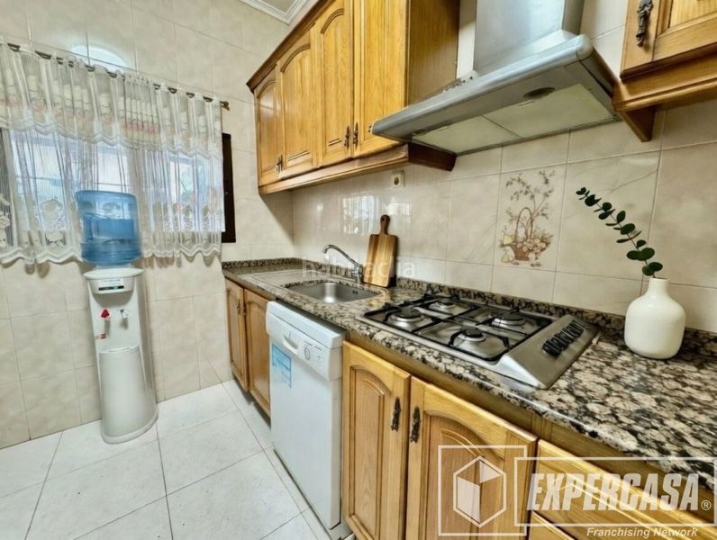 Foto 34da5e22-acb6-4a3d-8ae3-6ce5eb0aadb9. Casa amb aparcament a Benimàmet Valencia