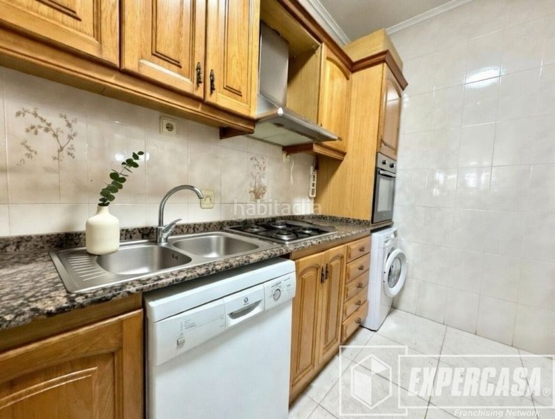 Foto 3a2488f3-16bc-4d3e-8571-eccd5f198f93. Casa amb aparcament a Benimàmet Valencia