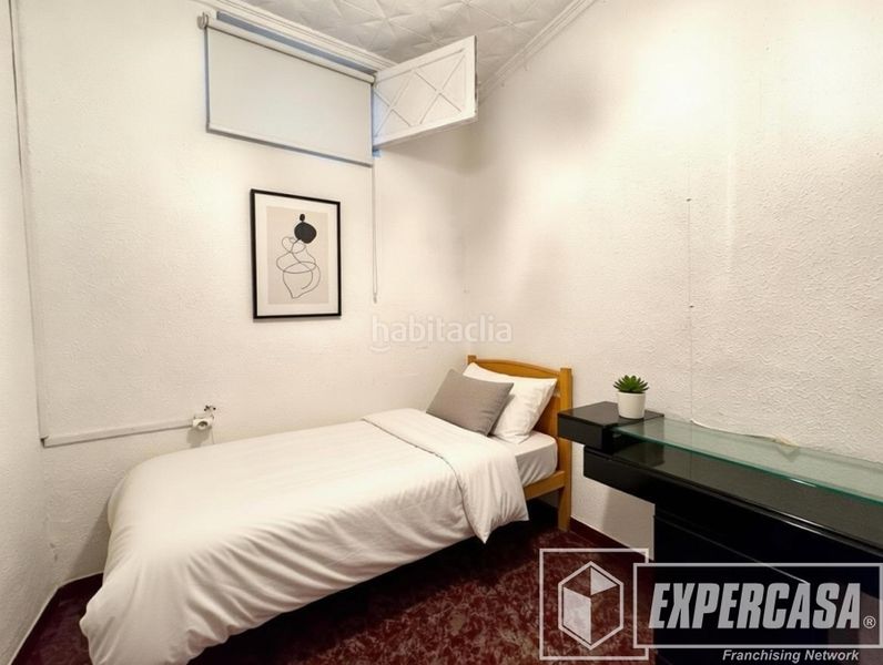 Foto c195a690-bb74-4911-8756-046e9f7840dd. Casa amb aparcament a Benimàmet Valencia