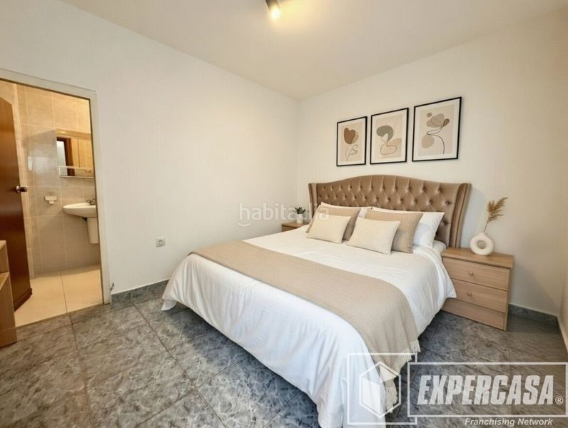 Foto f366a2f4-d2d6-4ade-bca0-183fad8ec818. Casa amb aparcament a Benimàmet Valencia