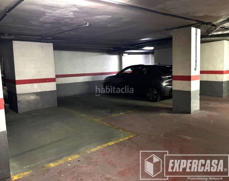 Foto ac88b511-ce39-440e-8138-081095193ab4. Aparcament cotxe a La Llum Valencia