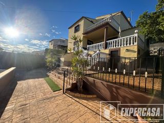 Chalet à Urbanización los lagos/alginet 1009