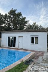 Chalet in Calle Abetos 5