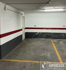 Parking voiture à Avenida constitución 12