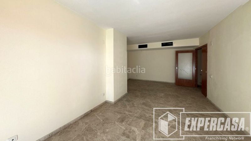 Foto 24838337-58b6-4714-8ef9-b27b0c9ae34a. Pis amb calefacció a Penya-Roja - Avda. Francia Valencia