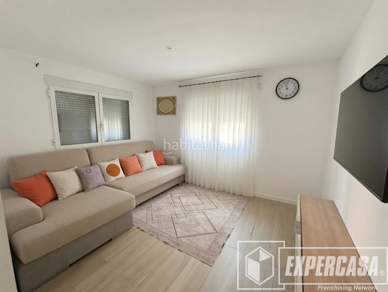 Foto 7eb8a5f8-cfbe-4630-9e38-306be1bd7d92. Pis a Benimàmet Valencia