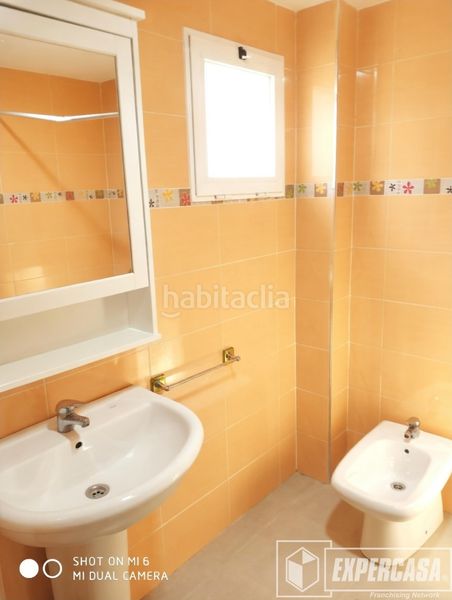 Foto a2c87511-9775-442d-9f73-c765b4b8d2f2. Edificio in calle las peñas 12 in Centro Bétera
