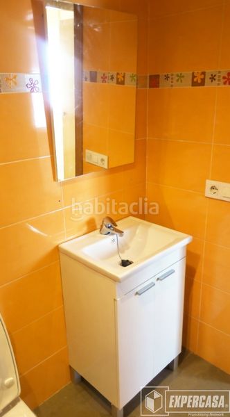 Foto b4290a5d-ddd4-4104-a8f1-b3e46b36d726. Edificio en calle las peñas 12 en Centro Bétera