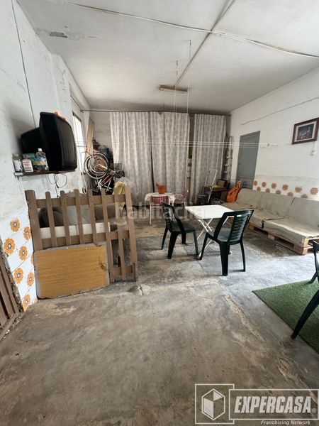 Foto 2c182084-3671-46dd-a604-92327fea6716. Casa amb aparcament a Albal