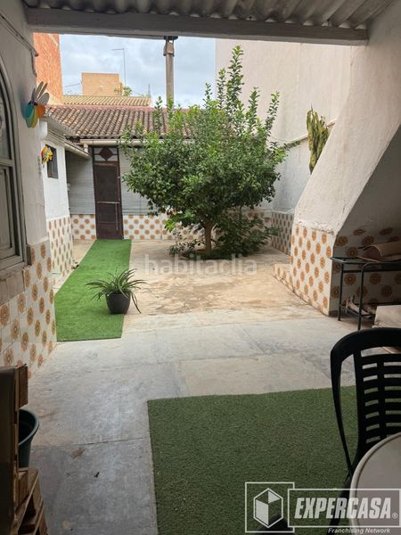 Foto 2cdc4aad-5868-4a2f-b794-7facc1a917eb. Casa amb aparcament a Albal