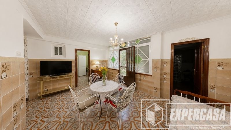 Foto 8fee1126-41e7-40c5-8262-fcce2bdfad12. Casa amb aparcament a Albal