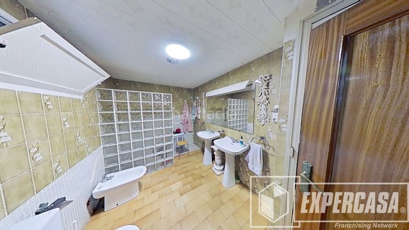 Foto 9a34dbd0-ef30-45fd-a8e1-8c5e83cee87b. Casa amb aparcament a Albal
