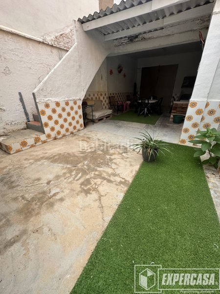 Foto a1cda808-dac0-47ab-aaf3-e0f6e2303e70. Casa amb aparcament a Albal