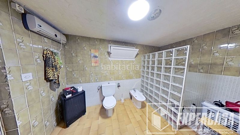 Foto c7877fed-4029-4200-9e1f-b2bf843e9655. Casa amb aparcament a Albal