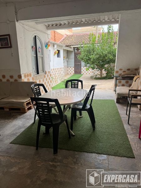 Foto cce6e8fc-ab34-48fb-8e57-4be48f1397dd. Casa amb aparcament a Albal