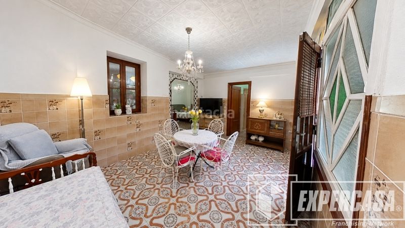 Foto e2f4f39c-7f60-4e40-8aa0-f32d0f23698b. Casa amb aparcament a Albal