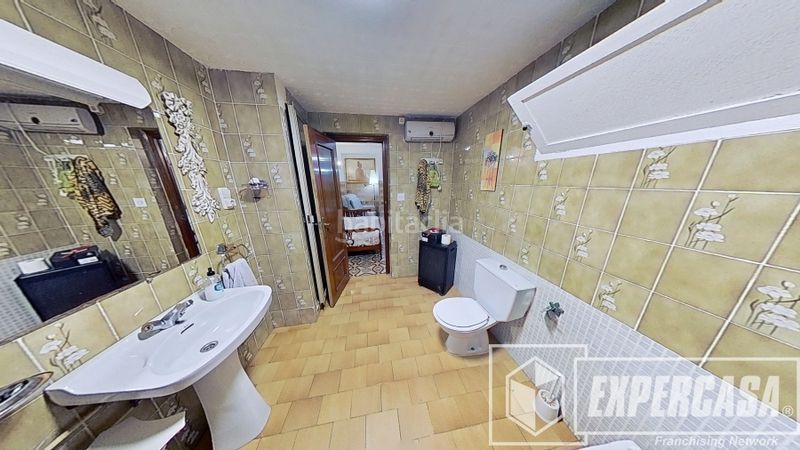 Foto eb47208b-875f-4a95-975f-66e8cc00272f. Casa amb aparcament a Albal
