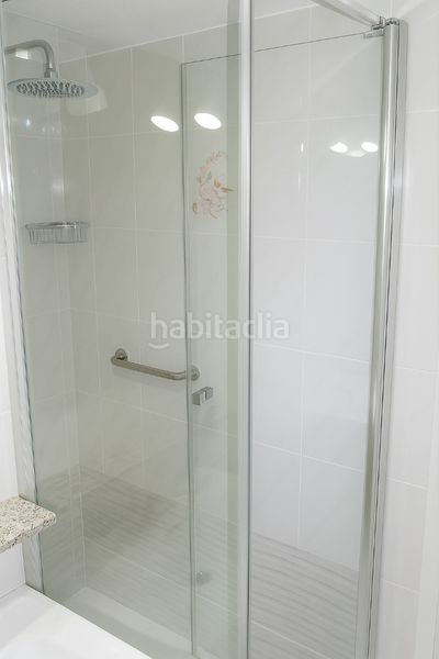 Foto 254c69e0-2adc-4ff6-8169-eca9f36e0f26. Rent apartment in avinguda del papa luna 10 in Playa Norte Peñíscola