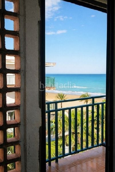 Foto 8515d7a5-a8af-41fd-9697-1bad39e8a50f. Rent apartment in avinguda del papa luna 10 in Playa Norte Peñíscola