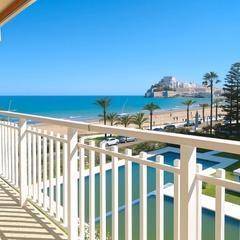 Affitto Piccolo appartamento in Avinguda del papa luna 12. Muy bien situado, a pie de paya y a un paso del centro