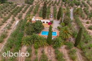 Chalet in Carretera d'alcover 18. Tu paraíso privado de 20.000 m te espera en valls la masía defin