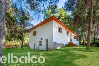 Casa a Calle alta garrotxa 41. Casa independiente 3 habitaciones 1 baño con terreno de 1.221 m2