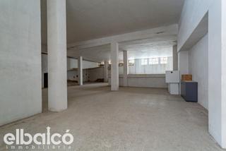 Local Comercial  Carrer ixart. Local comercial  277 m  parking n5 por tan solo 200.000