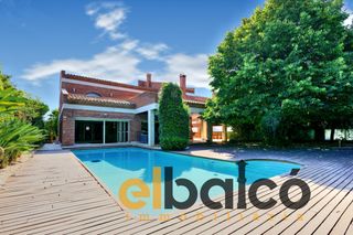 Chalet in Calle varsovia. Exclusiva villa de autor en vilafortuny arquitectura patrimonio,