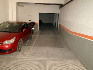 Alquiler Parking coche en Calle san juan de dios 10. Se alquila amplia plaza de garaje