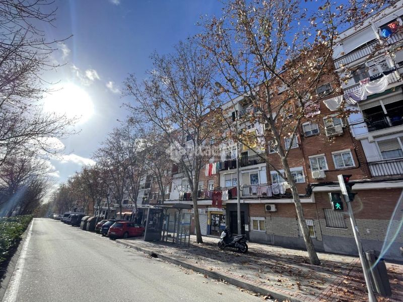 Foto cf9f34c2-dfb0-4b6a-841b-61b47b5fb178. Pis amb terrassa a Palomeras Bajas Madrid