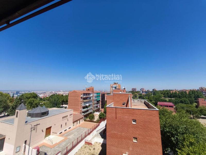 Foto fde6129f-bd6d-45de-ab3e-f270099cbe1a. Pis a Palomeras Bajas Madrid