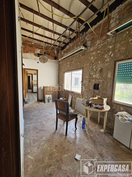 Foto 5aaca016-b75b-44c4-91d8-42d1020a3118. Gebäude in Albaida