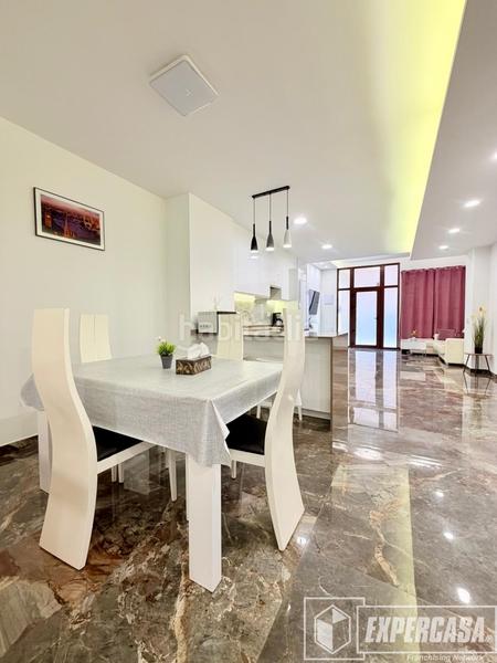 Foto fbfaf8ae-8709-40aa-b640-7c5cc933d85a. Flat with heating in Barrio Benicalap Valencia