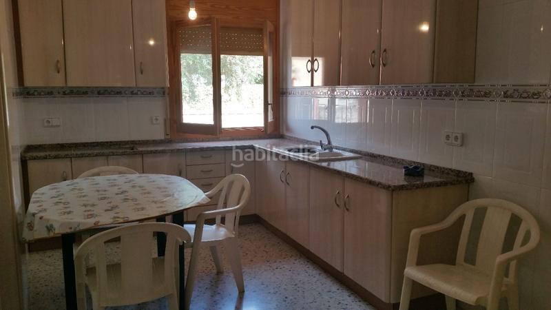 Foto cbcc5130-0059-4e29-bd89-a08e20a86389. House with heating in Botarell