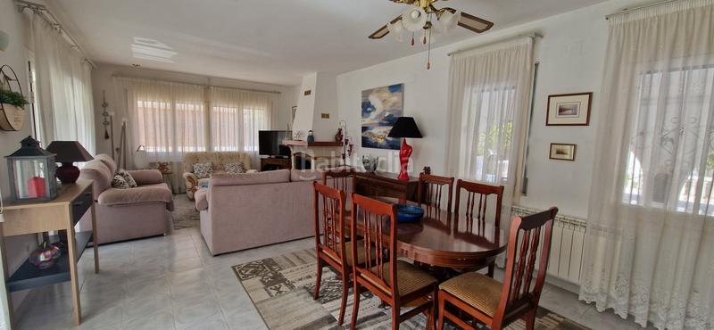 Foto de5fc229-2bb8-44a4-b5ed-4e37d05677c6. Chalet en carrer caravel·la 10 casa individual con piscina en Cambrils