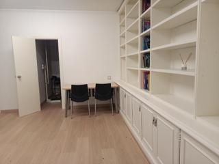 Rent Office space in L´Antiga Esquerra de l´Eixample. Despacho ensanche rosellon/aribau