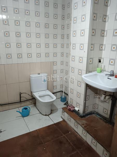 Foto 359fb939-d5e7-41fb-85a4-9d402c439267. Local comercial a La Salut Badalona