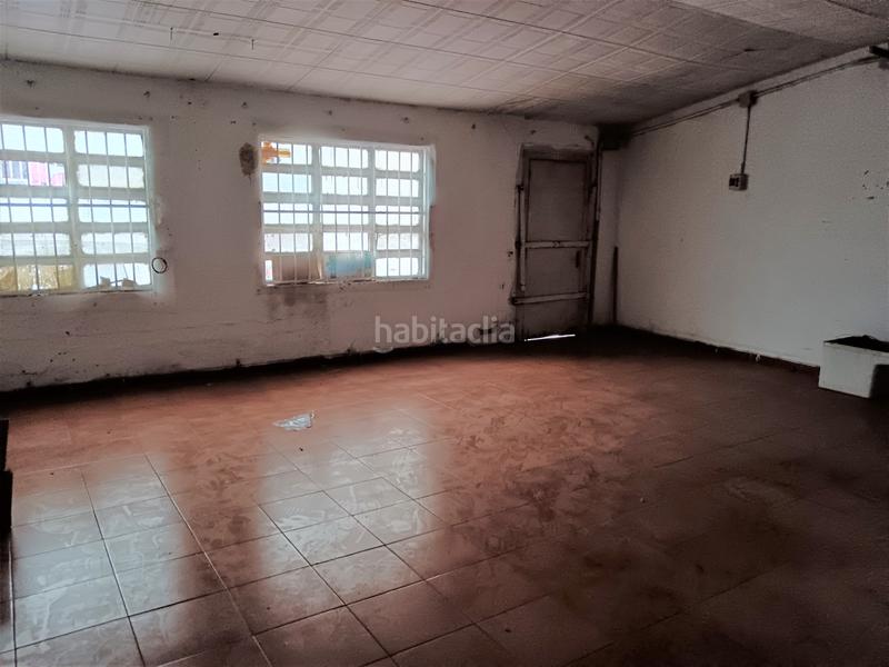 Foto d8c213a7-eb81-40e4-8dcb-c8c321d31e2c. Local comercial a La Salut Badalona