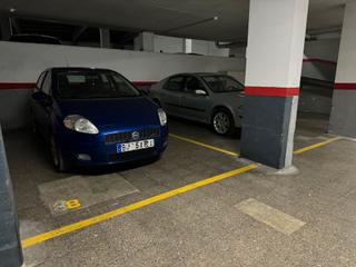 Aparcament cotxe a Llefià. Parking en alfonso xiii, llefià