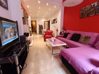 Etagenwohnung  Carrer de l'estadi. Piso en planta baja a un paso del barrio de sistrell