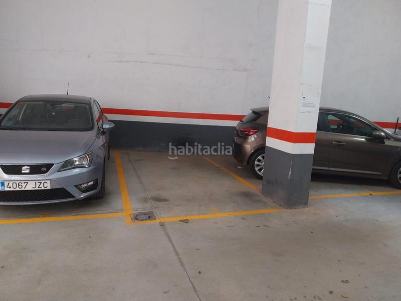 Foto 4e1cce9f-1f8e-4f91-b9e0-f4d3e87103e1. Parking coche plaza parquing c/circumval.lació en Badalona
