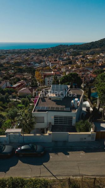 Foto 402b3039-3034-44e3-b3ae-072de840f6e5. Xalet amb xemeneia calefacció aparcament piscina a Vilassar de Dalt