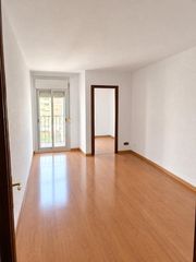Flat  Carrer de milà. Piso en venta c/milà  (badalona)