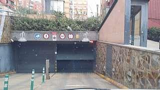 Autoparkplatz in Llefià